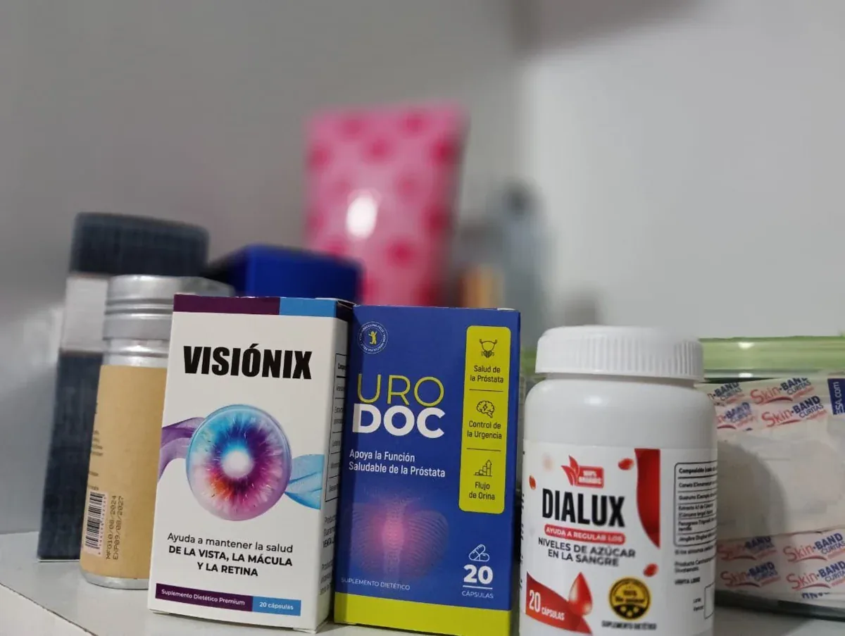 Dialux — foto de un cliente en Guatemala: el envase tal como llega el pedido